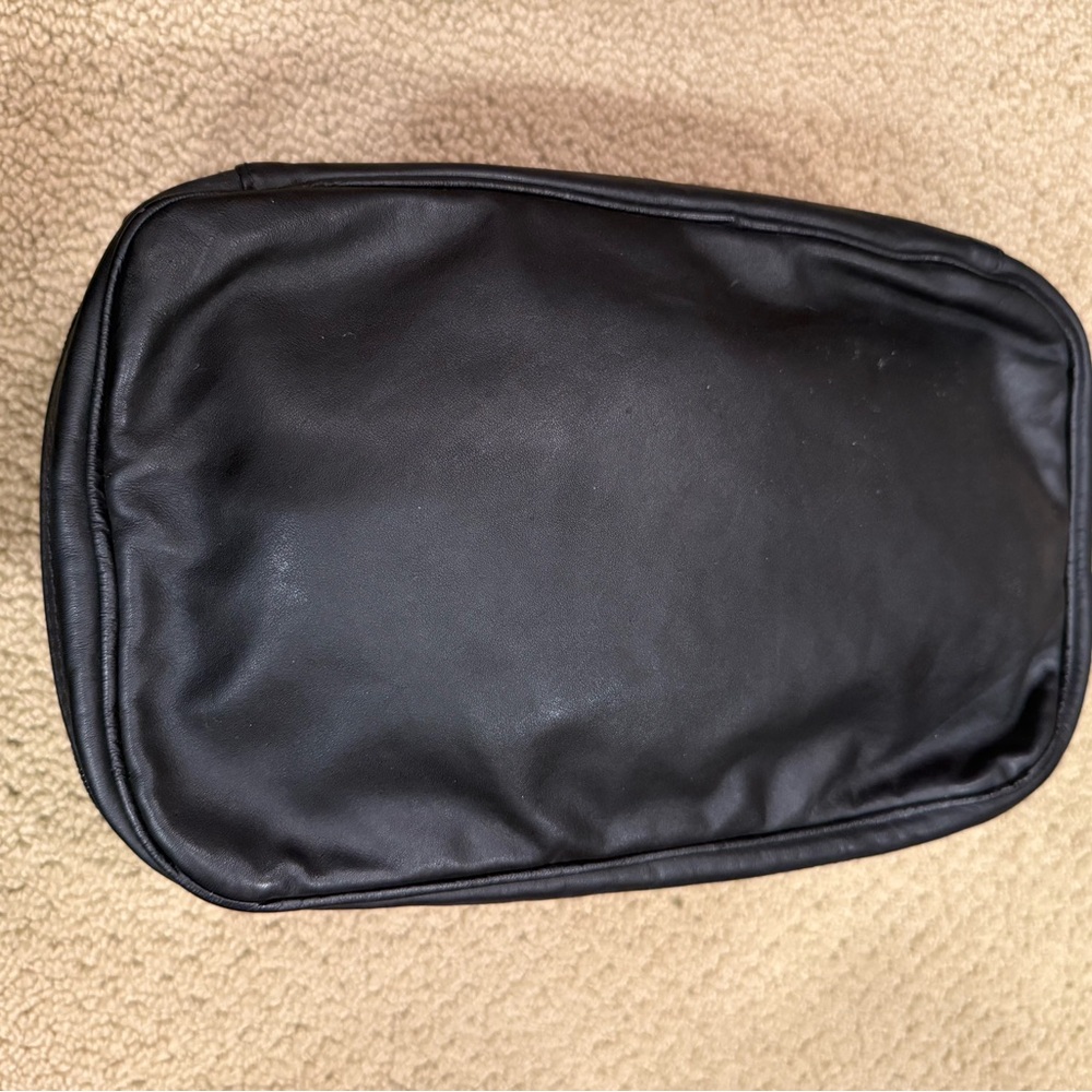 Tumi Black Leather Dual-Compartment Toiletry Kit - Picture 3 of 13